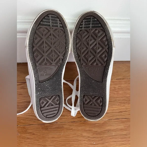 Converse Chuck Taylor Gray and Floral Low Top Girls size 1 Sneakers - Picture 9 of 9